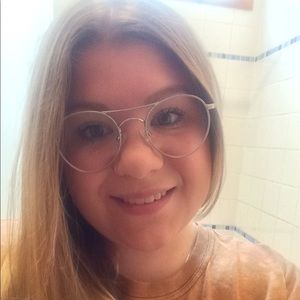 Meet your Posher, Marie-frederique